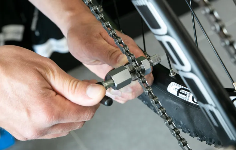 Nýtovač řetězu FORCE WORK dílenský