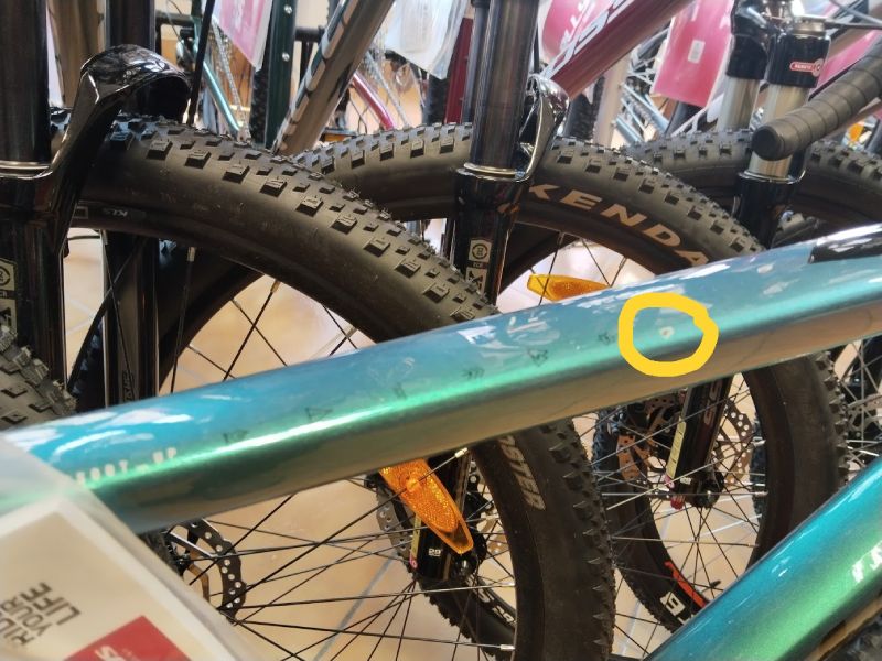 KELLYS SOOT 80 2024 karbon L