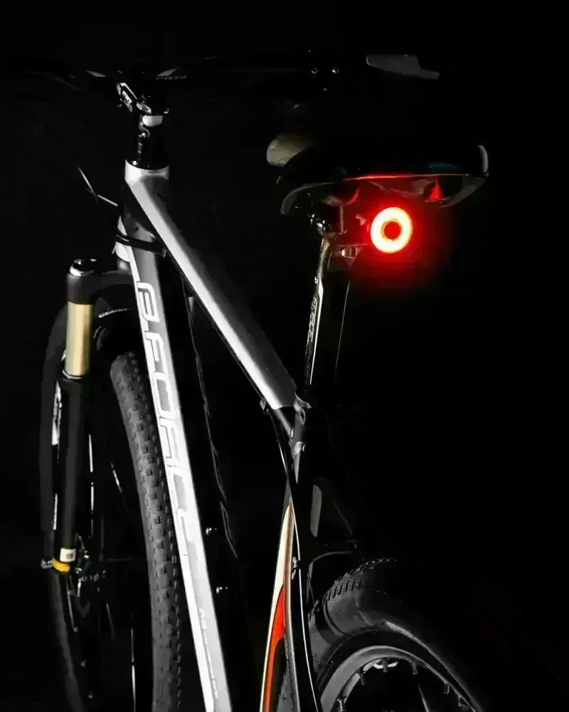 Blikačka na kolo zadní FORCE GLITZ 20LM, 20x LED, USB